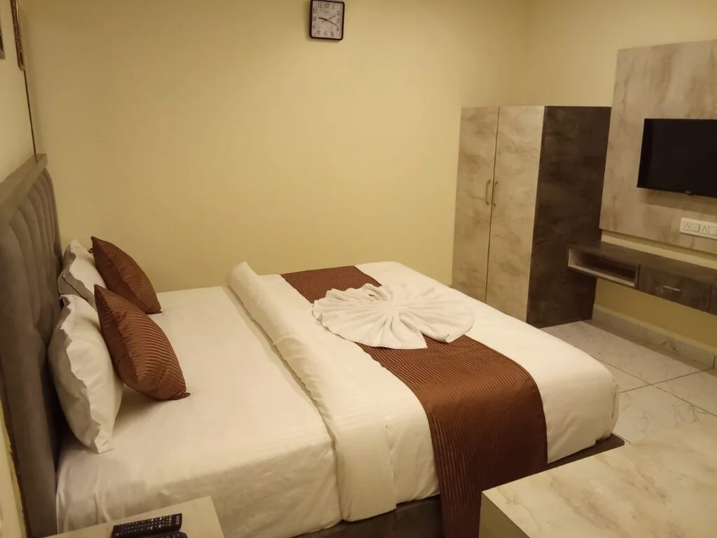 Deluxe Room (Double Bed) image 1